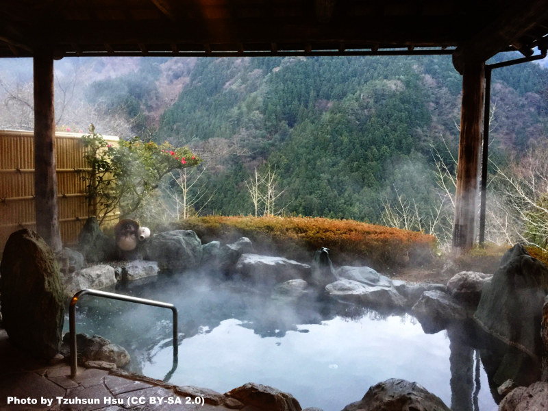 An open air hot springs in the Japanese mountains